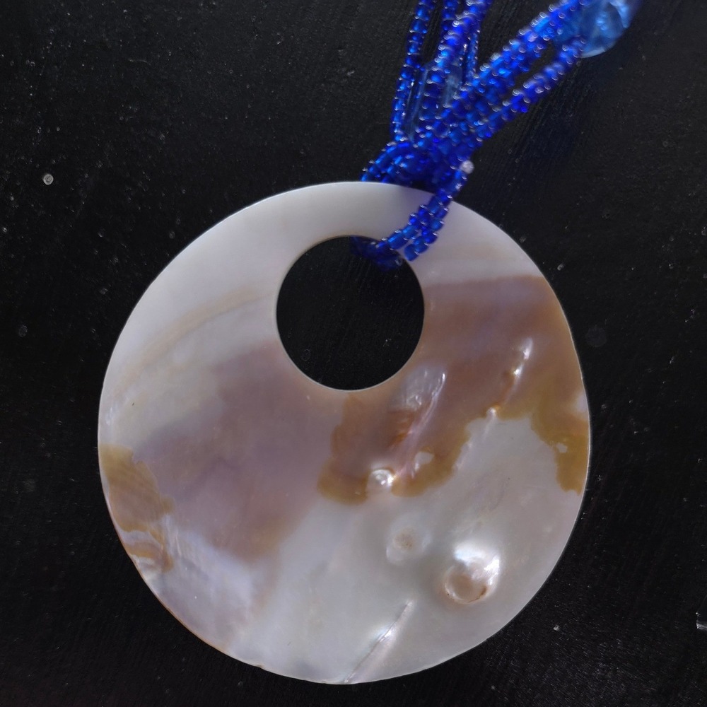 Vintage Boho Beaded Necklace Big Mother‎ of Pearl Pendant Blue Ombre Ocean Beach - Picture 5 of 9